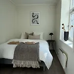 Modern - Walking Distance To Everything 베르겐