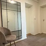 아파트 Modern - Walking Distance To Everything *