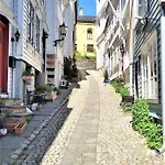 Modern - Walking Distance To Everything 베르겐