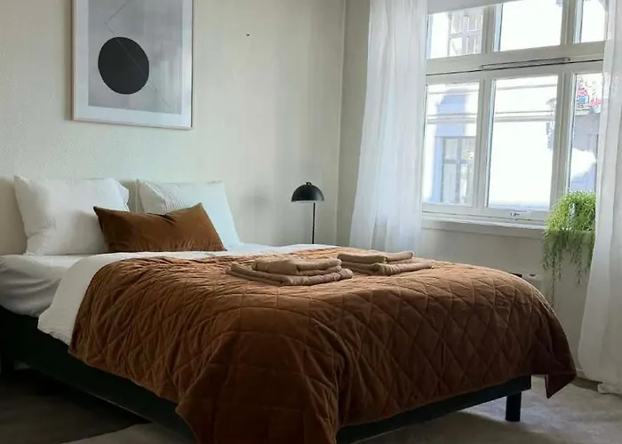 Modern - Walking Distance To Everything