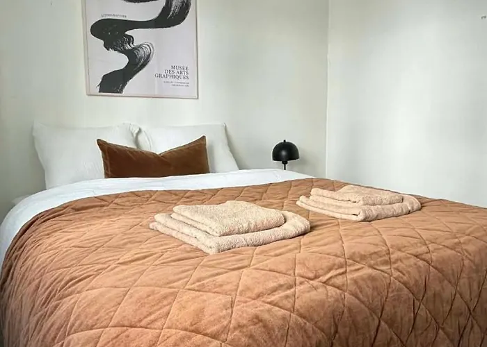 Modern - Walking Distance To Everything Appartement