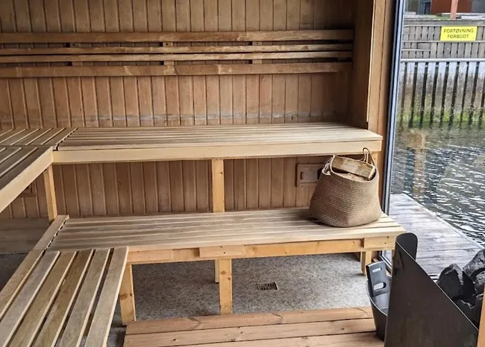 Modern - Walking Distance To Everything Appartement