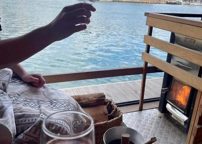 Modern - Walking Distance To Everything Appartement