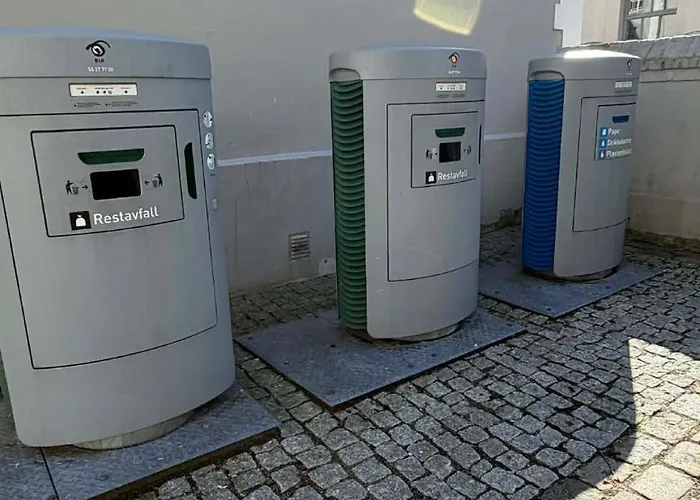 Modern - Walking Distance To Everything